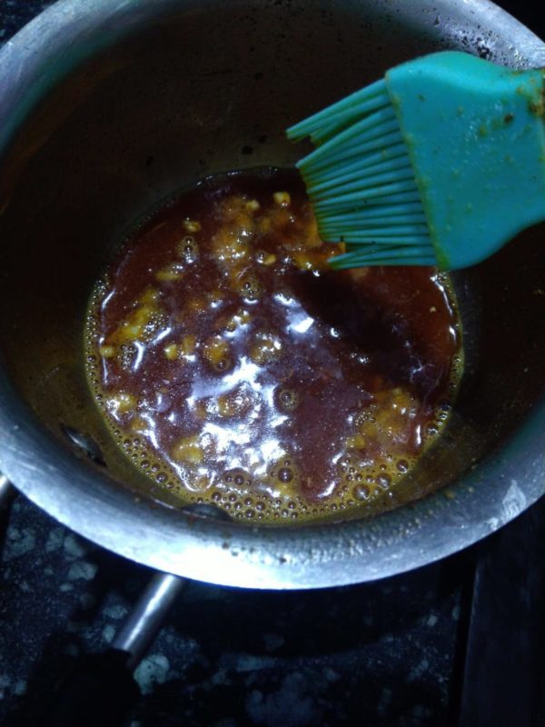 Add the garlic, oregano & paprika powder to the oil and take it off the heat.