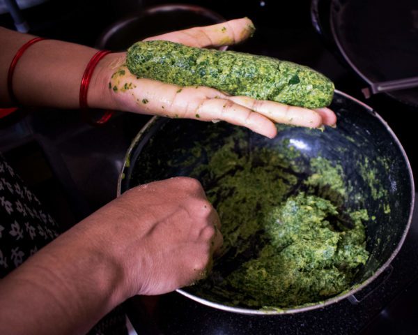 For making Patode take good amount of mixed ingredients and shape them in the shape of rolls.